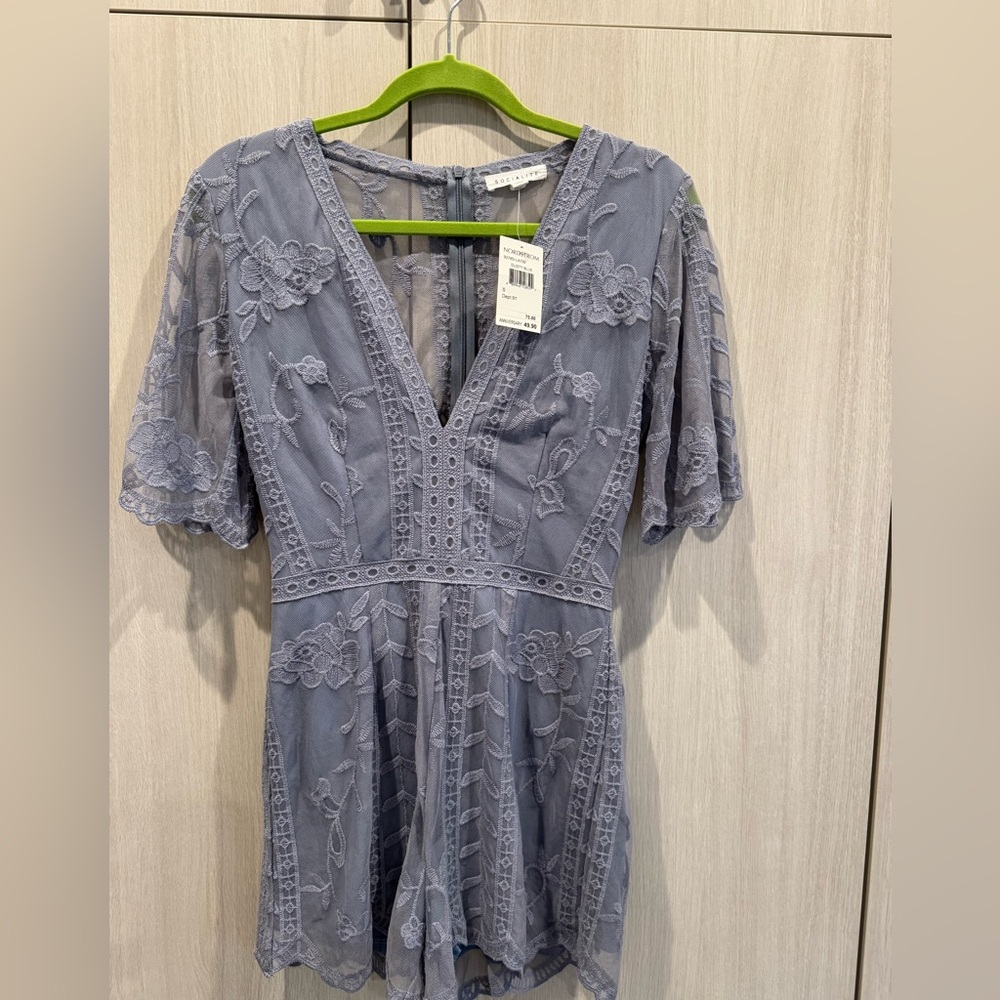 Socialite Floral Lace Midi Romper Sz S NWT Slate Blue